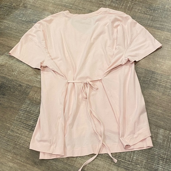 EUC Lululemon V Neck Tie-Back T-Shirt - Picture 2 of 3